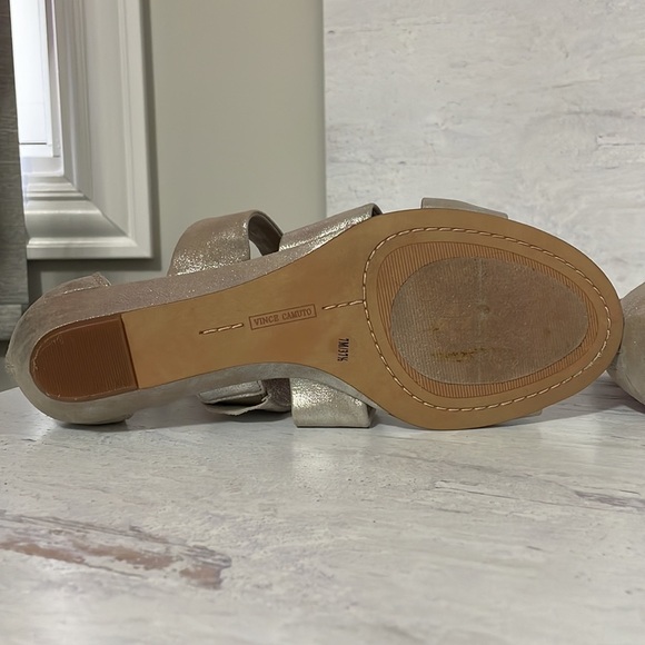 Very gently used Vince Camuto sparkly sandals. Size 7. - Picture 5 of 6